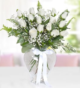 Kalpli Vazoda 15 Beyaz G�l