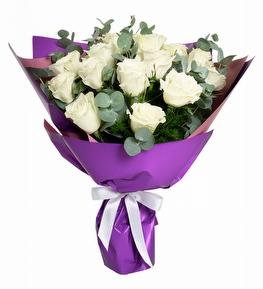 Mor Ambalajda 15 Adet Beyaz G�l Buketi