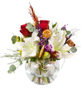 Fragrant Lilyumlar ve K�rm�z� G�ller