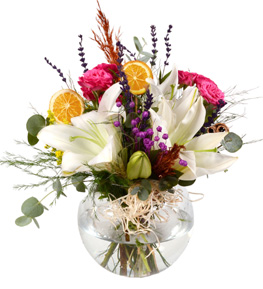 Fragrant Lilyumlar ve Pembe G�ller